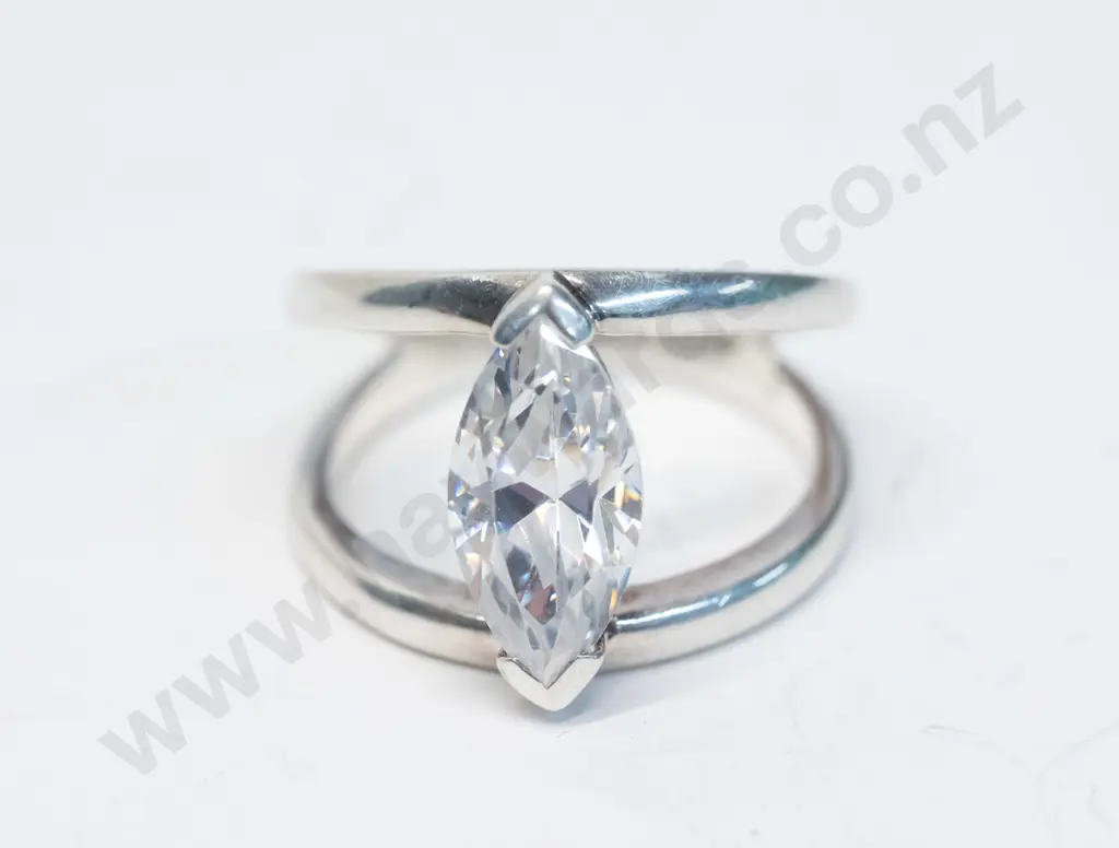 silver cz  dress ring stamped 925 Image 1++