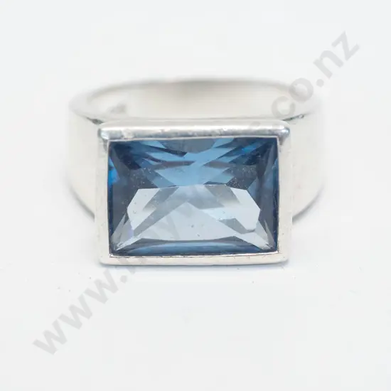 silver topaz ring stamped 925
