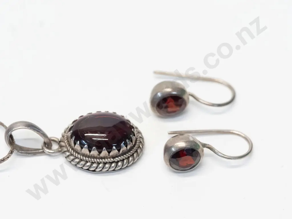 silver amber? pendant & matching earrings - pendant only stamped 925 Image 1++