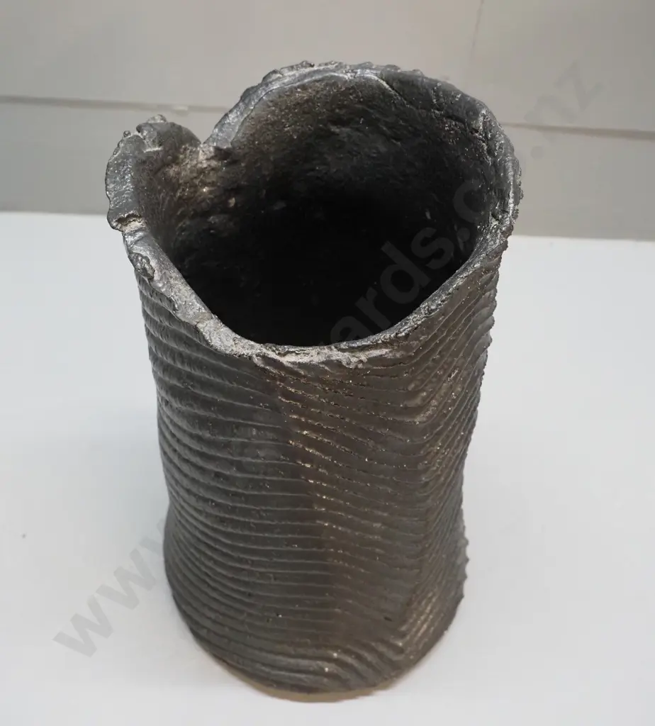 Danny Moorwood studio pottery large ribbed pattern vase - charcoal H-330 D-180 Image 1++
