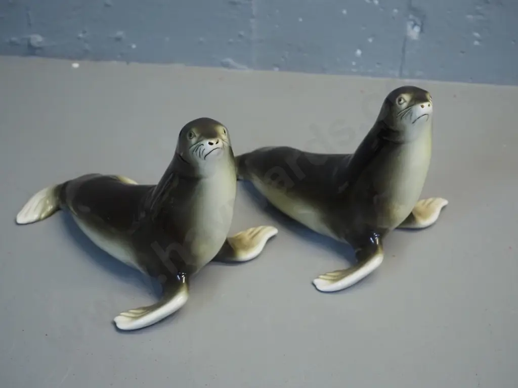 pair of Royal Dux seal figures H150 L-200 Image 1++