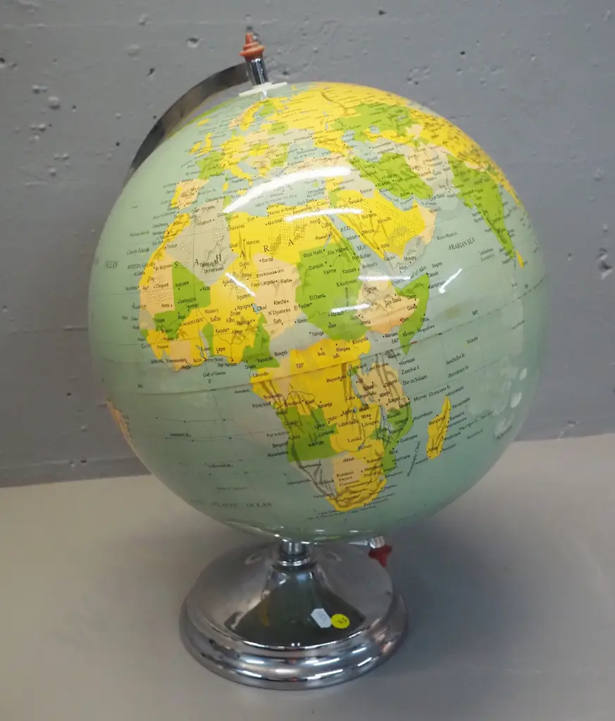 plastic world globe on chromed metal base - no manufacturer's details H-440 D-320 Image 1++