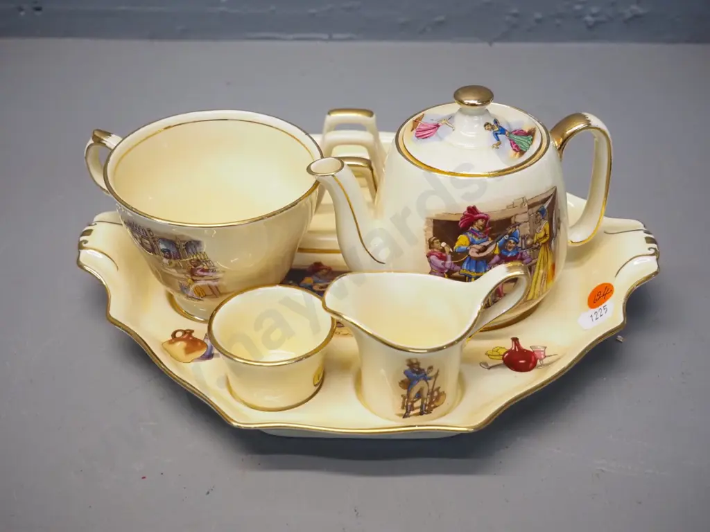Royal Winton 5-piece breakfast set on tray Image 1++