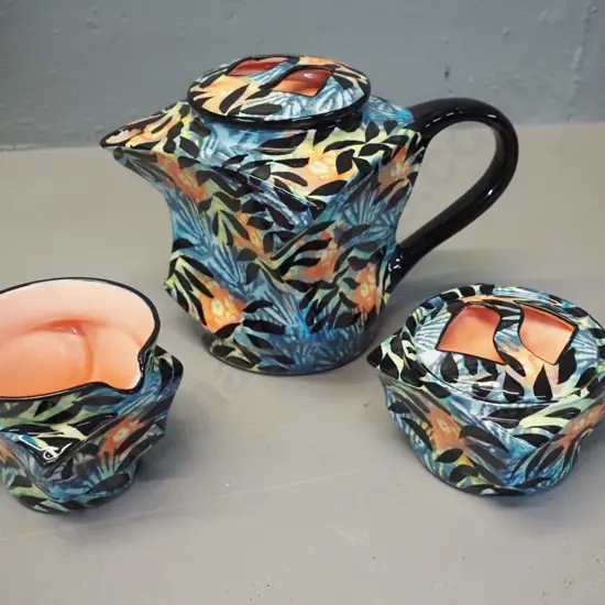 Steiner Studios 'Frana' New Zealand studio pottery teapot, milk jug and lidded sugar bowl. Teapot H-160 W-230