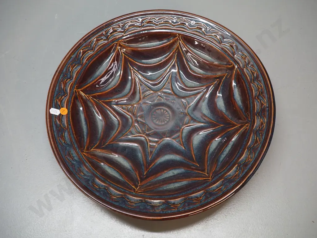 large New Zealand studio pottery charger / shallow bowl - unknown maker's mark D-415 Image 1++