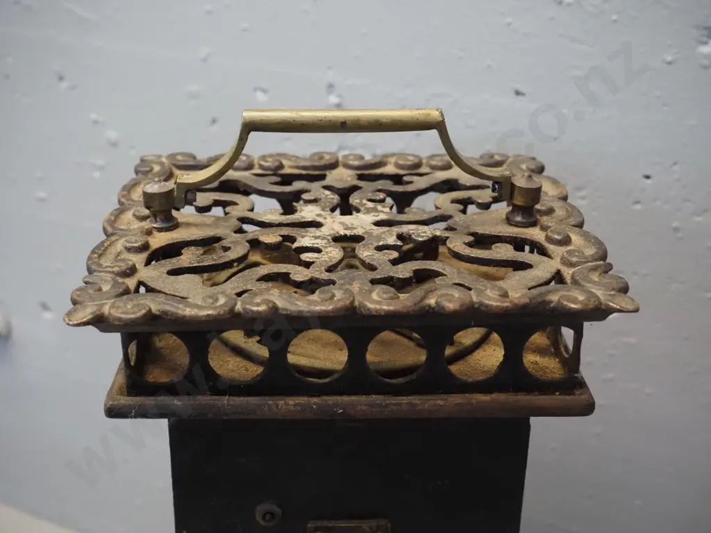 vintage French clockwork rotisserie - missing rod and stand. Clockwork mechanism working H520 W250 D200 Image 1++