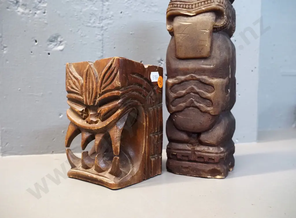 Maori motif candle H-300 and carved timber ashtray with Pacific island motif Image 1++