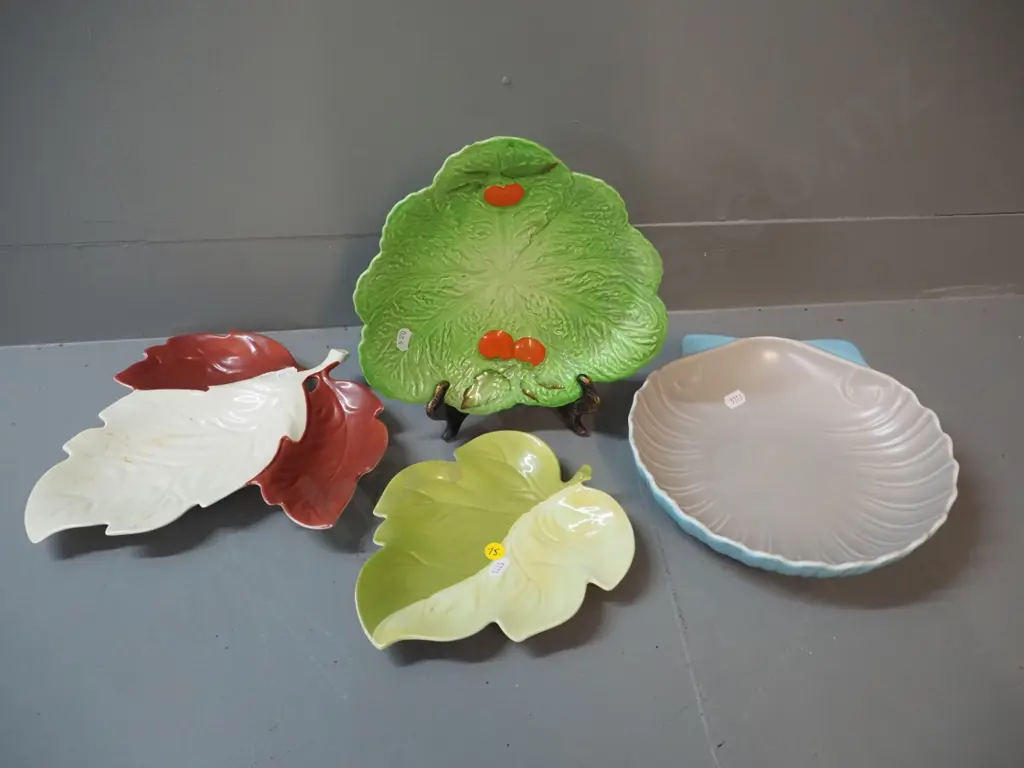 Poole shell shaped dish W-230 and 3 Carlton Ware dishes Image 1++
