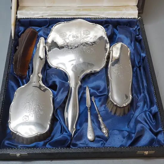 cased sterling silver dressing table set w/floral etched pattern, plus 2 non-matching sterling nail grooming items