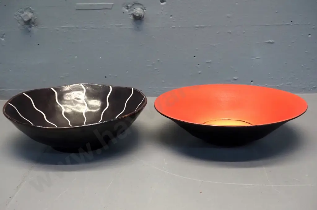 2 studio pottery bowls - red, orange and black Danny Moorwood D-255 and one other with no maker's marks Image 1++