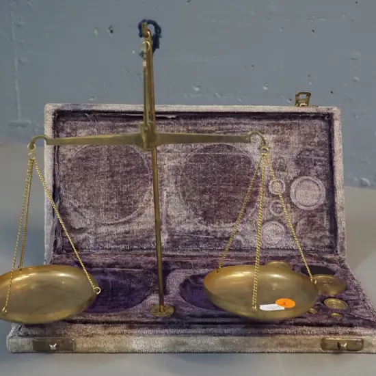 set of scales marked Made in India, w/ brass weights, in fabric covered case with one clasp missing L300 W160