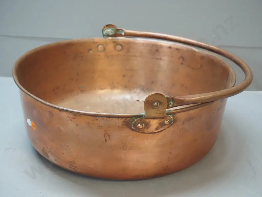 copper jam pan D-390 - some dents and wear Image 1++