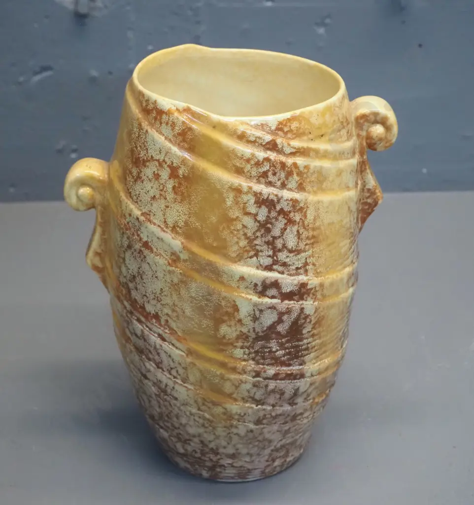 Sylvac pottery vase with offset handles, mottled glaze H-220 W-170 Image 1++