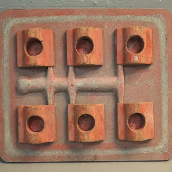 cast aluminium and wood foundry or engineering form / model L-520 W-350