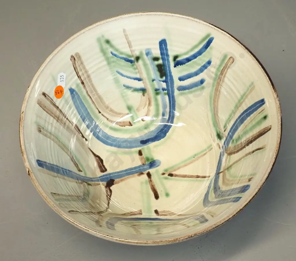 Sally Vinson New Zealand studio pottery bowl H-130 D-255 Image 1++