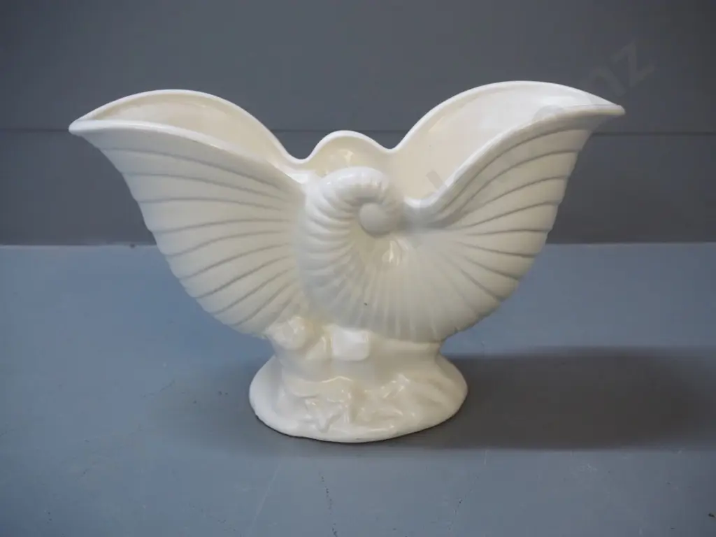 large Crown Lynn nautilus vase H-180 W-285 - No. 550 - some crazing inside Image 1++