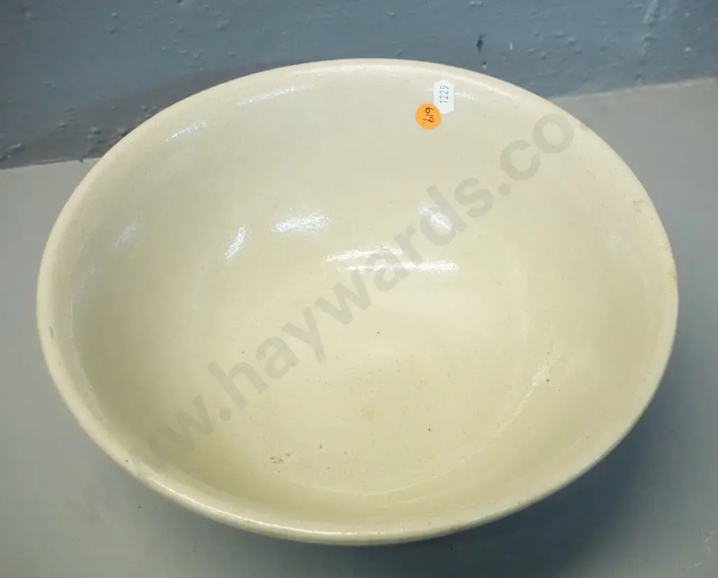 vintage Timaru pottery mixing bowl with green stipple glaze H110 D275 Image 1++