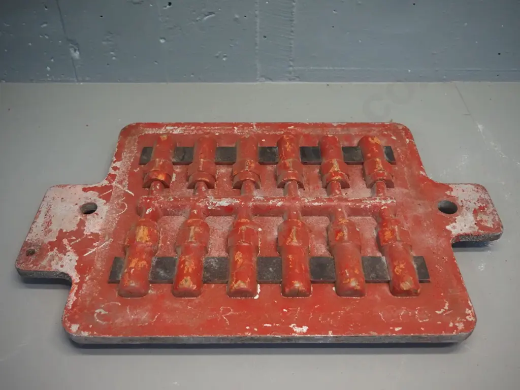 cast aluminium and wood foundry or engineering form / model - L-520 W-350 Image 1++
