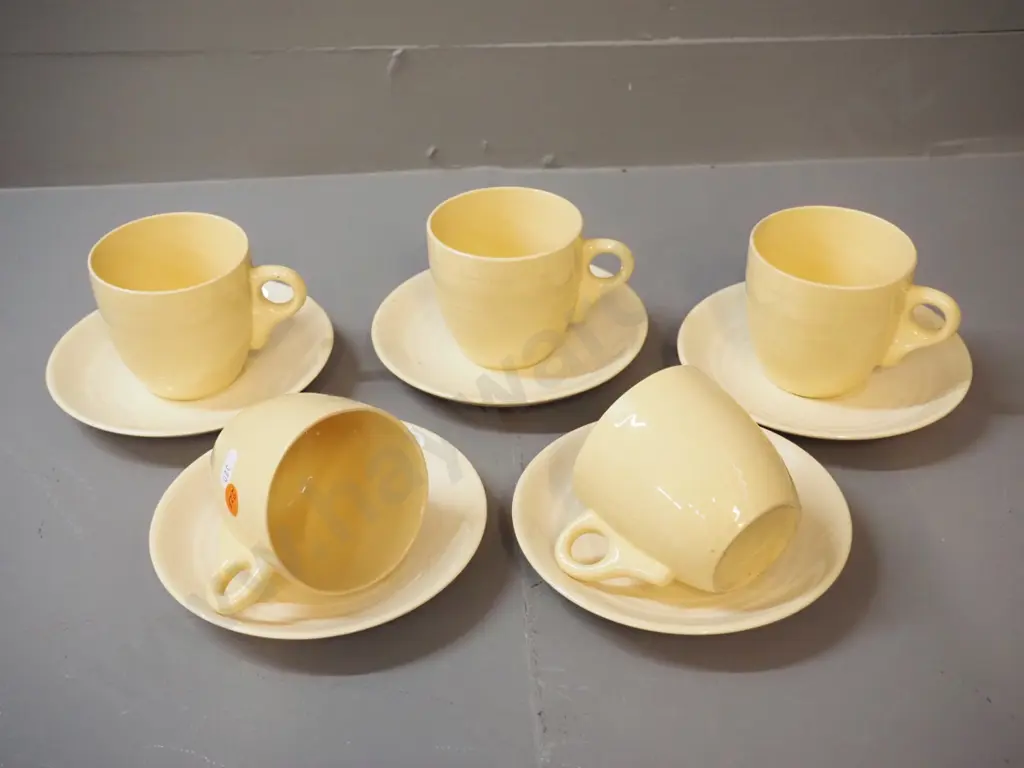 5 early Crown Lynn cups & saucers Image 1++
