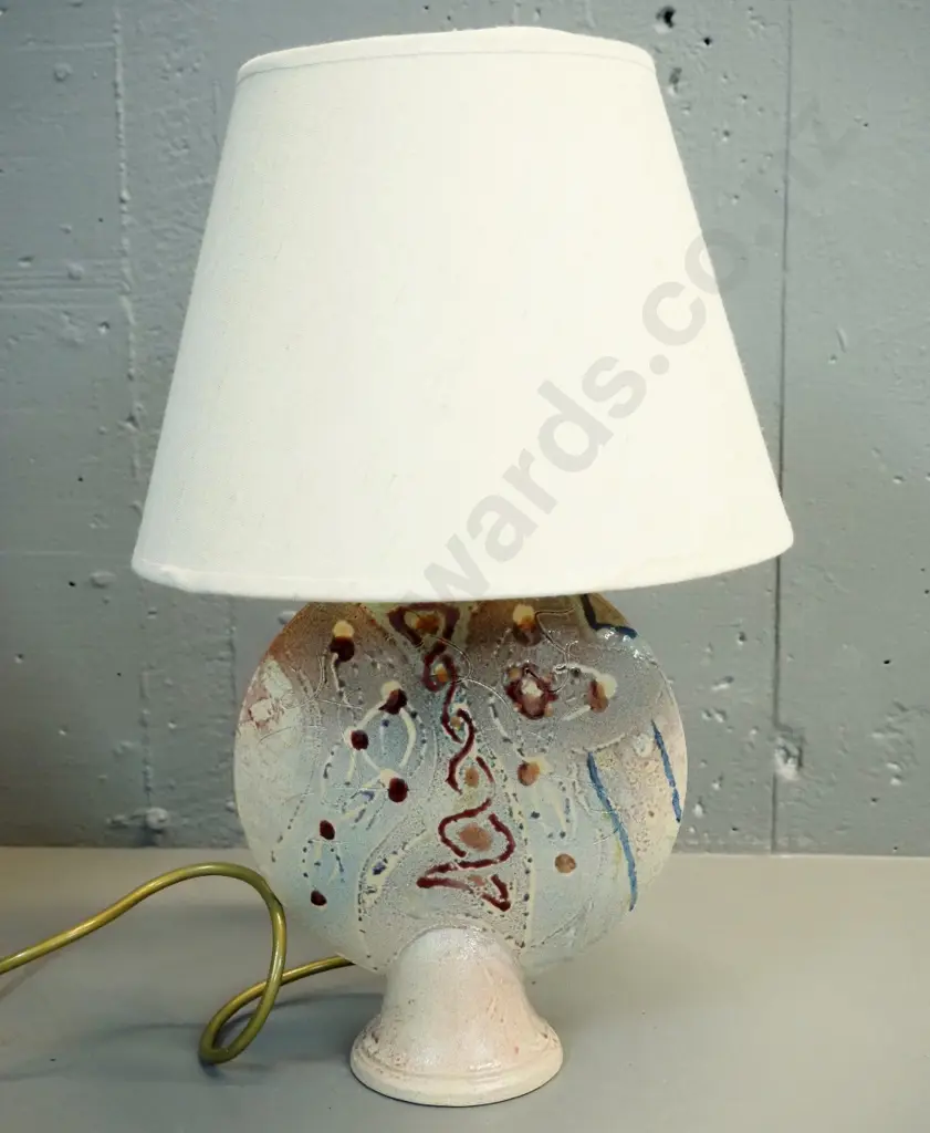 hand-potted cream, blue & tan pottery table lamp - with shade H-420 Image 1++