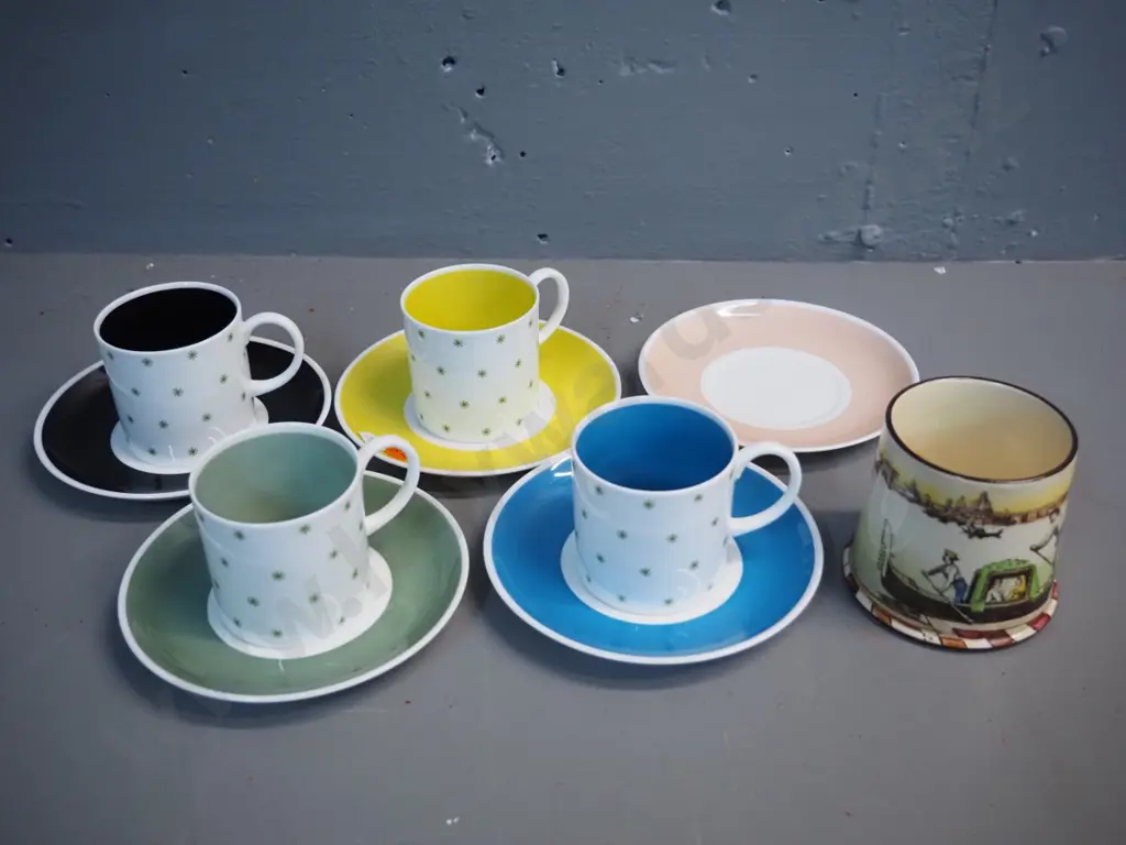 4 various coloured Susie Cooper coffee cans & saucers w/spare saucer & Royal Doulton Venetian scene pot Image 1++