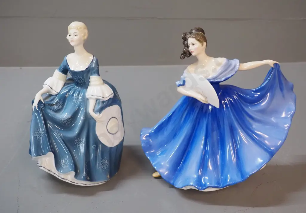 2 Royal Doulton figurines - 'Elaine' H-190 W-190 and 'Hilary' Image 1++