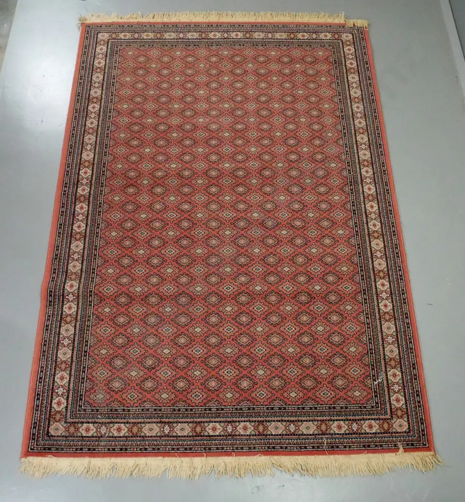 Persian style wool floor rug - light reds and beige - L2380 W1700 Image 1++