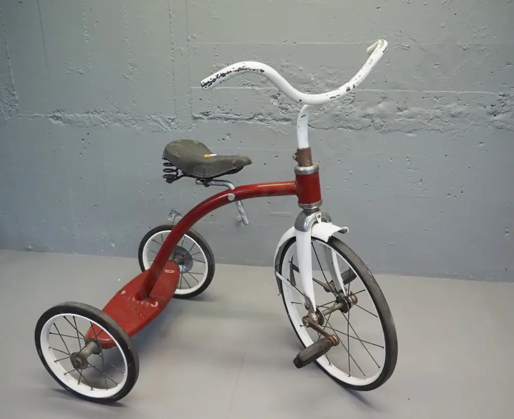 Tri-Ang child's trike in restorer's condition - no grips, one missing hub cap, paint damage etc. H-780 L-850 W-510 Image 1++