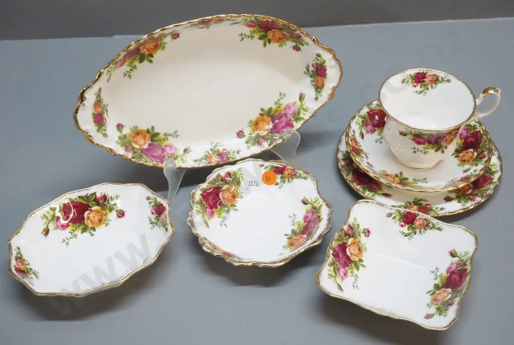 Royal Albert Old Country Roses trio, biscuit plate, and 3 small bowls Image 1++