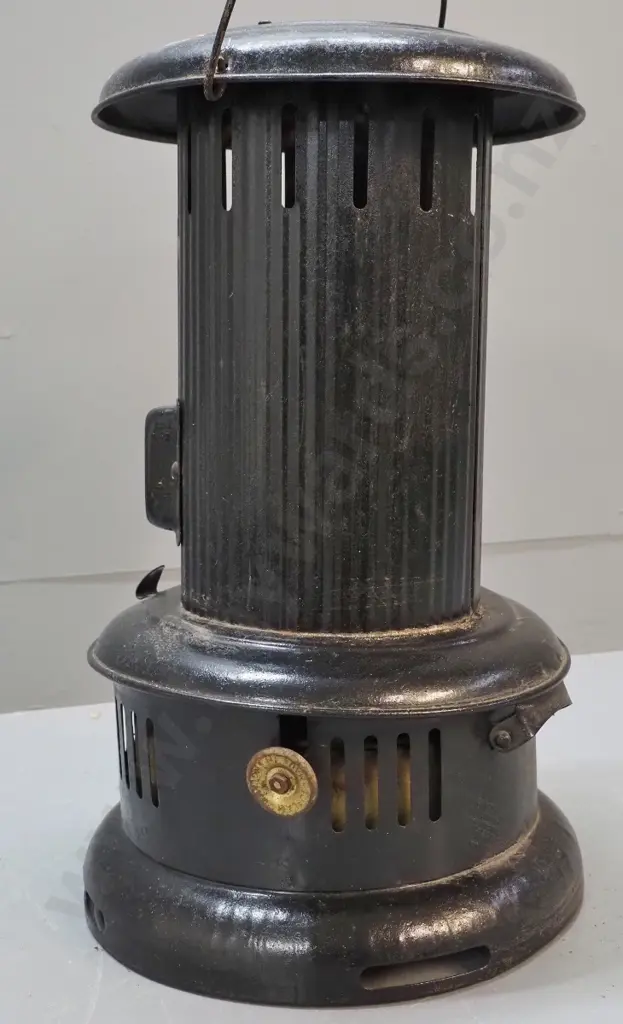 vintage Buflam kerosene stove / heater - Diameter 250 H430 with handle down Image 1++