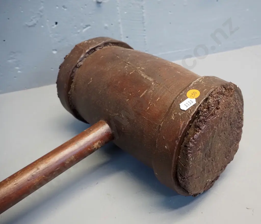 large metal-bound wooden mallet L-900 Head is W-280 Diameter 150 Image 1++