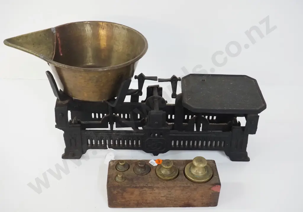 vintage cast iron balance scales with brass pouring basin and set of weights in wooden stand W-400 D-110 Image 1++
