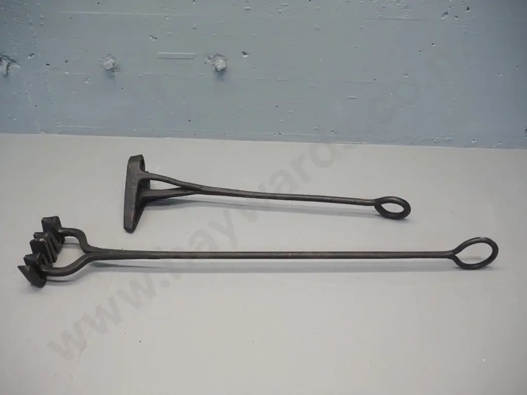 2 vintage hand-forged branding irons - WM and T inside a heart. WM is L-820 Image 1++