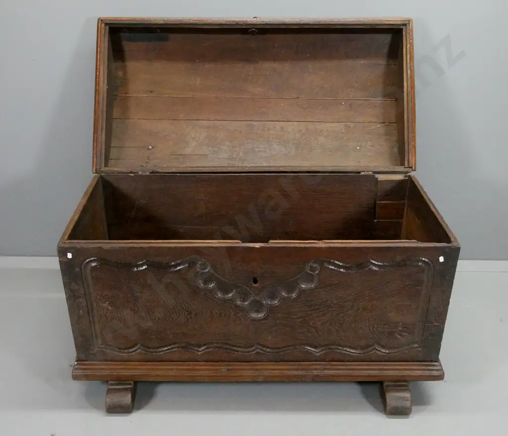early oak barrel top trunk w/ carved detail, metal hinges & handles - splitting in top H730 W1175 D590 Image 1++
