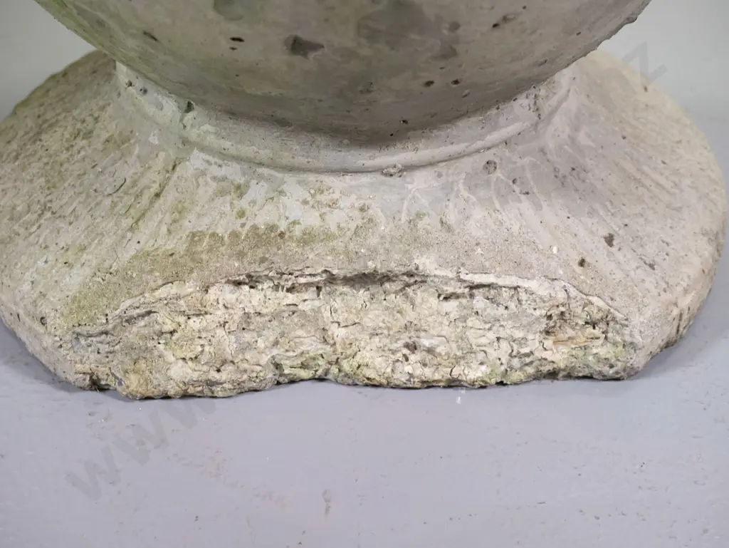pair classical style cast concrete garden urns - one has small chip, other cracks and large chip H-450 D-400 Image 1++