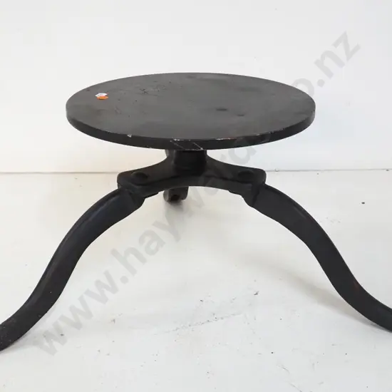 cast iron stand with rotating height-adjust round plate on tripod base H260, plate diameter 310, legs W-570