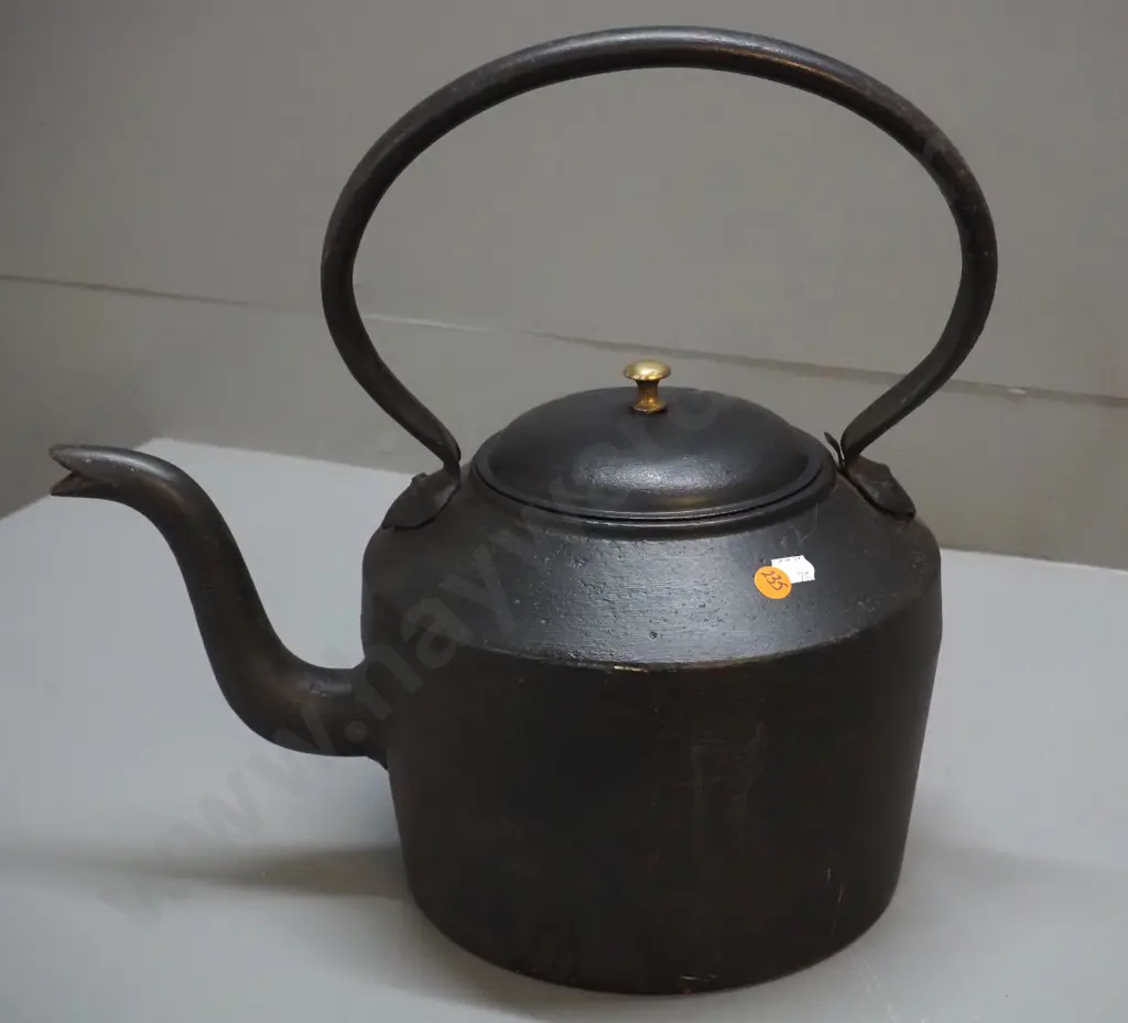 cast iron kettle with tin lid, brass knob - stamped Kenrick 12 Pint / No. 6 - some corrosion inside H-400 W-380 Image 1++