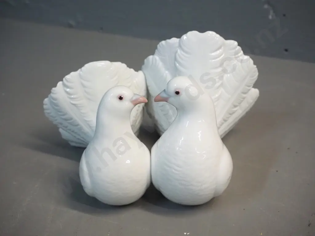 Lladro figurine - pair of sitting doves H-130 W-220 Image 1++