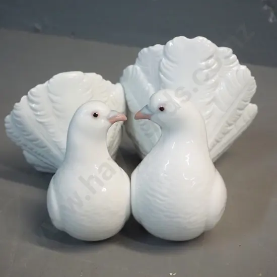 Lladro figurine - pair of sitting doves H-130 W-220
