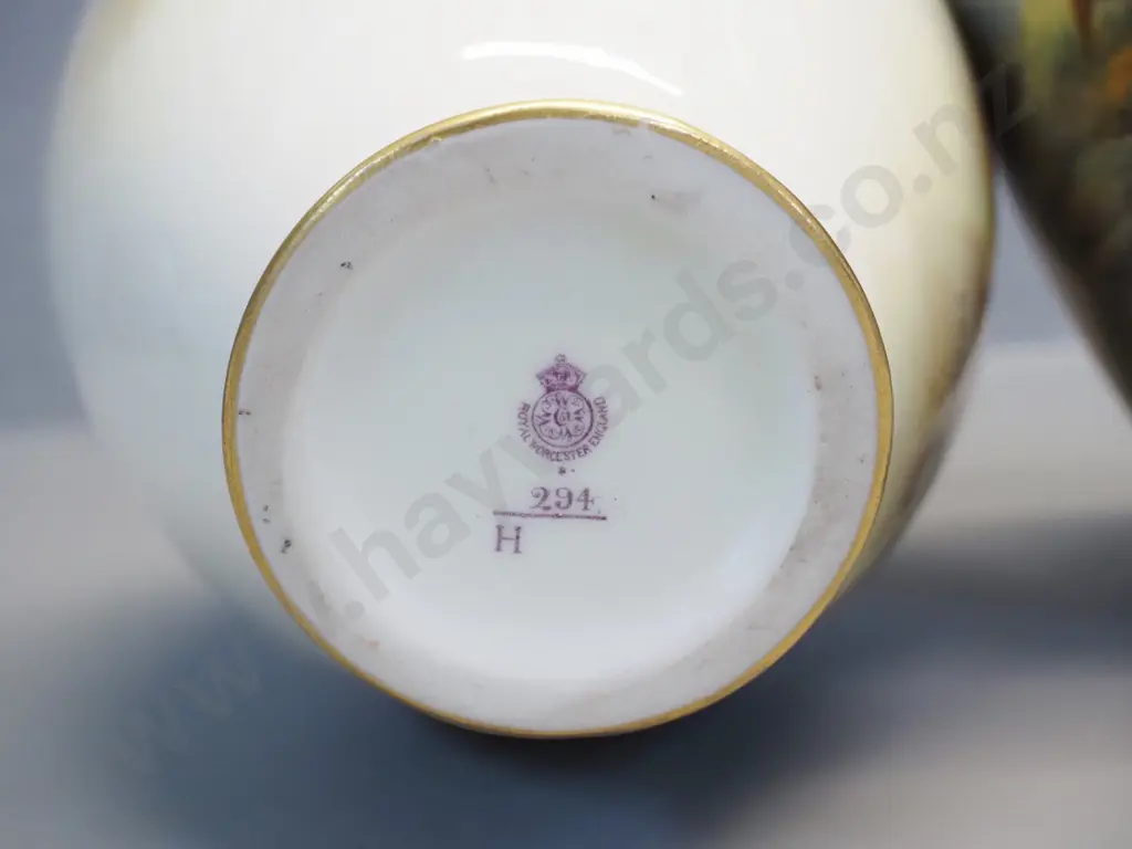 pair hand-painted Royal Worcester highland cattle vases - signed (G?) Stinton H-270 Image 1++