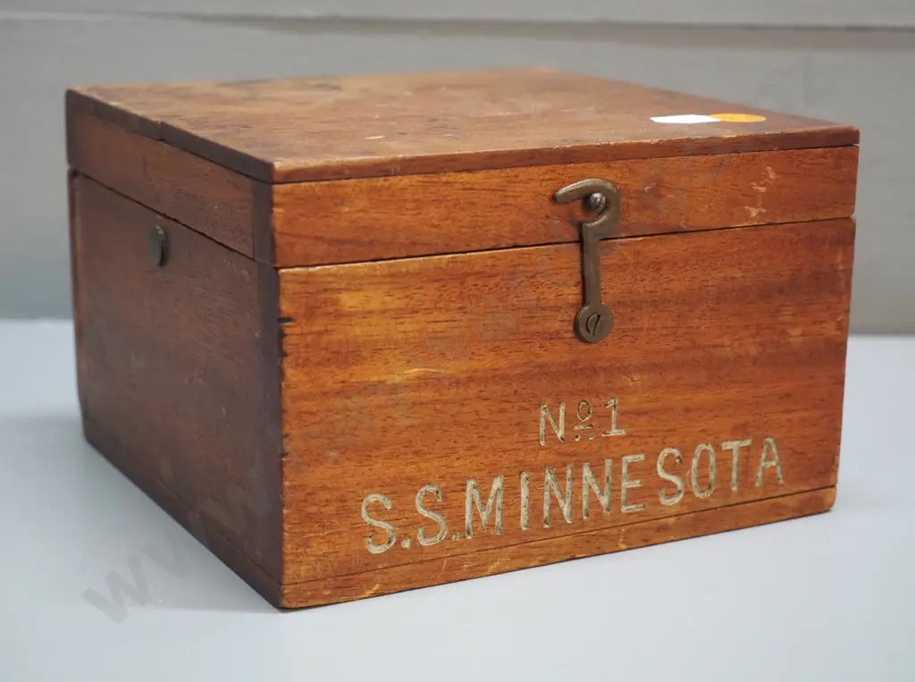 Dirigo / E.M. Sherman Seattle marine compass in wood-cased gimbal mount - marked "No. 1 SS Minnesota" H-100 W-155 D-155 Image 1++