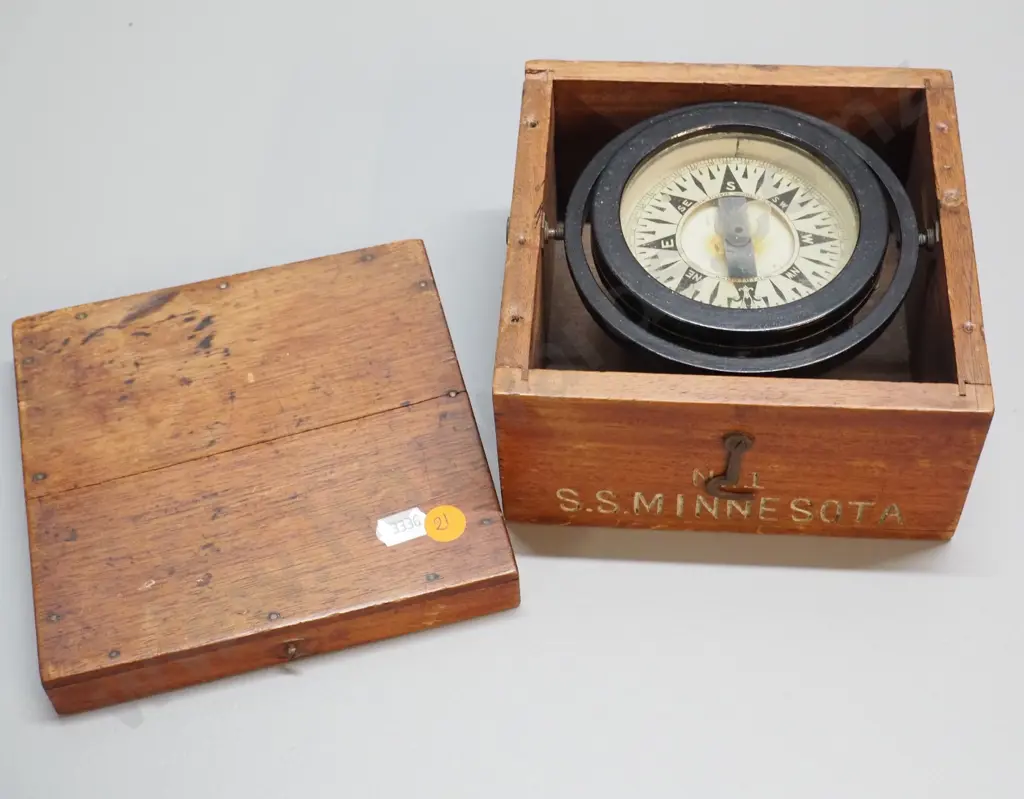 Dirigo / E.M. Sherman Seattle marine compass in wood-cased gimbal mount - marked "No. 1 SS Minnesota" H-100 W-155 D-155 Image 1++