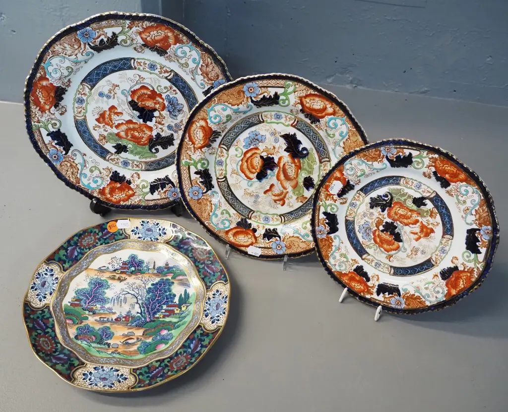 3 graduated Woods 'Verona' cabinet plates - largest is D-250 and a Booth's coloured Willow plate Image 1++