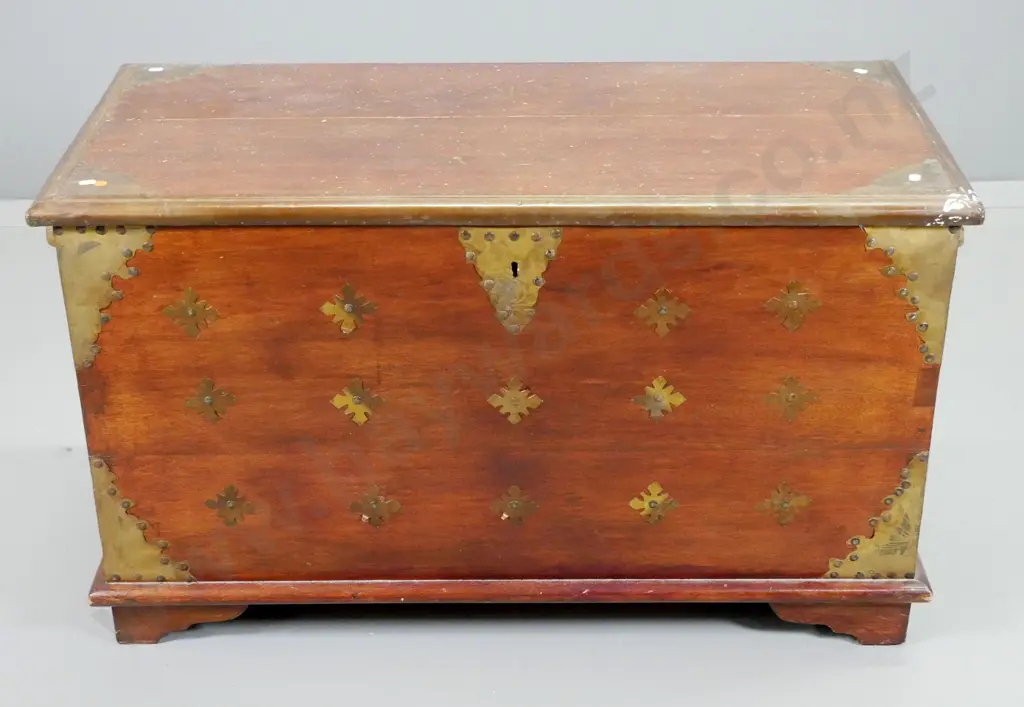 vintage lift top storage chest with brass binding and handles, internal compartment, no key, split in top H580 W1000 490 Image 1++