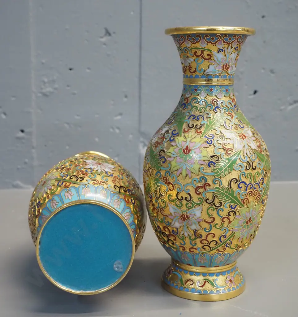 pair of asian cloisonne vases H-210 Image 1++