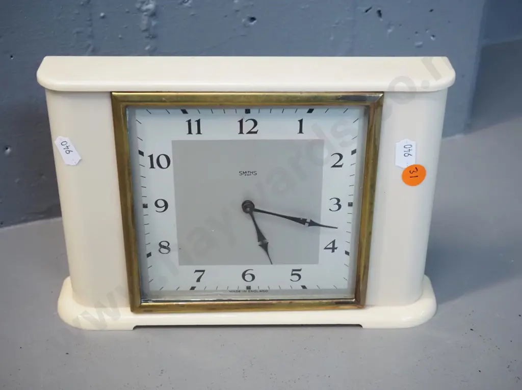 retro Smiths England wind-up plastic and brass cased mantel clock - going well H-160 W-240 Image 1++
