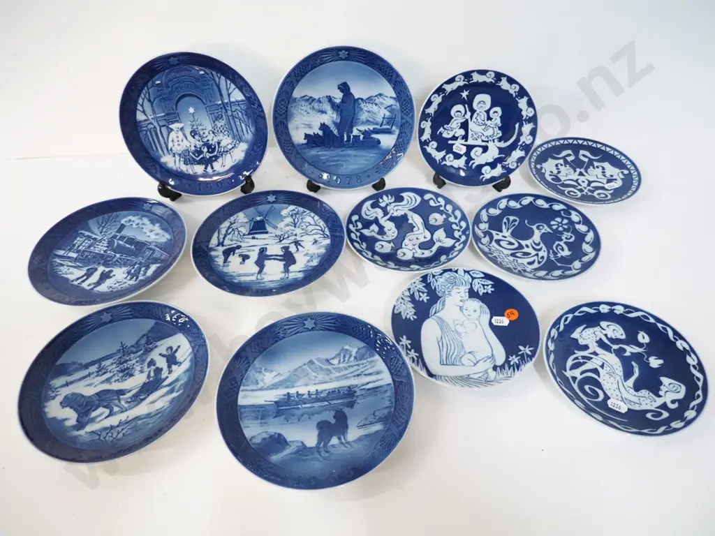 assorted Royal Copenhagen plates - 6 Christmas D-185 & 6 Mother's Day D-150 Image 1++
