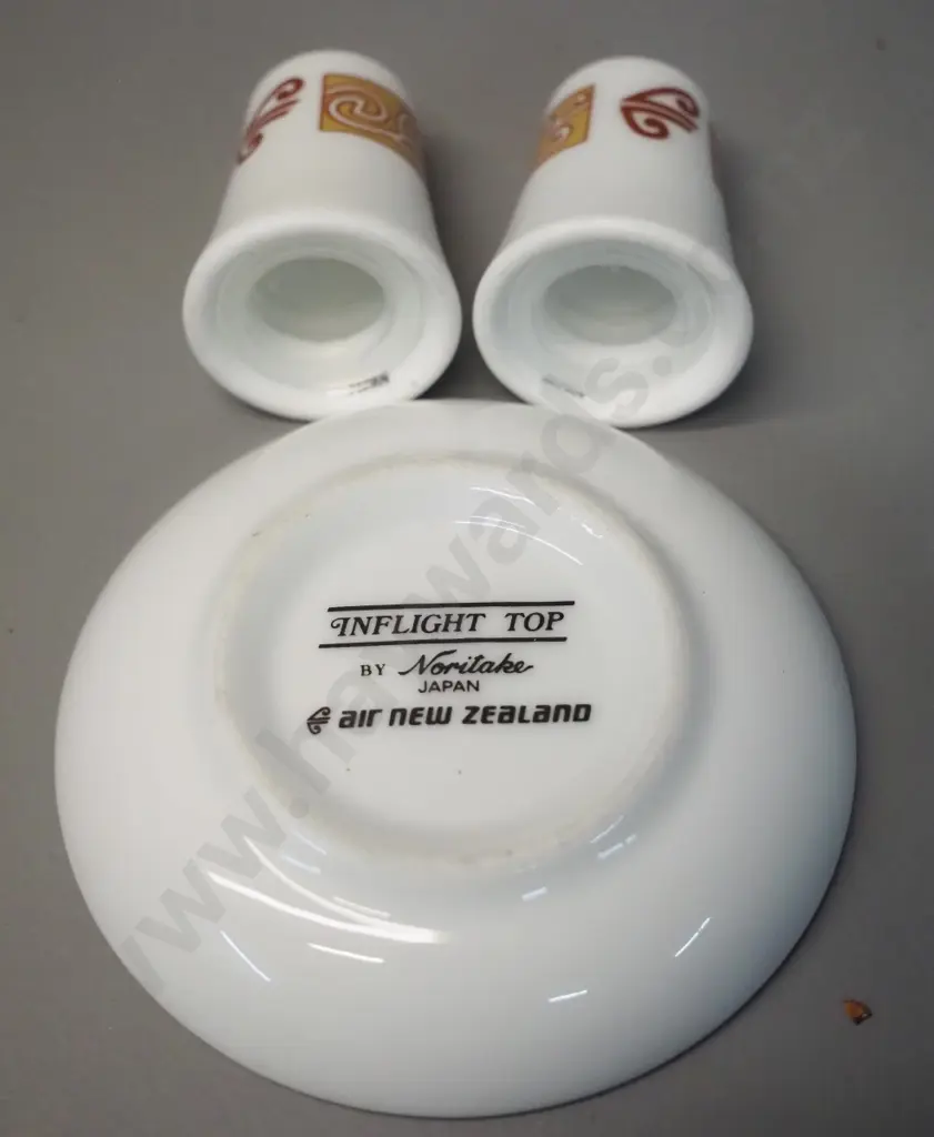 Air New Zealand salt & pepper shakers & small dish D-75 - made by Noritake Image 1++