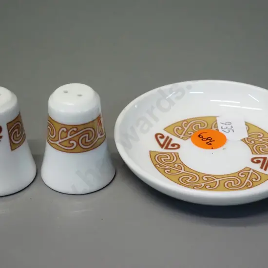 Air New Zealand salt & pepper shakers & small dish D-75 - made by Noritake