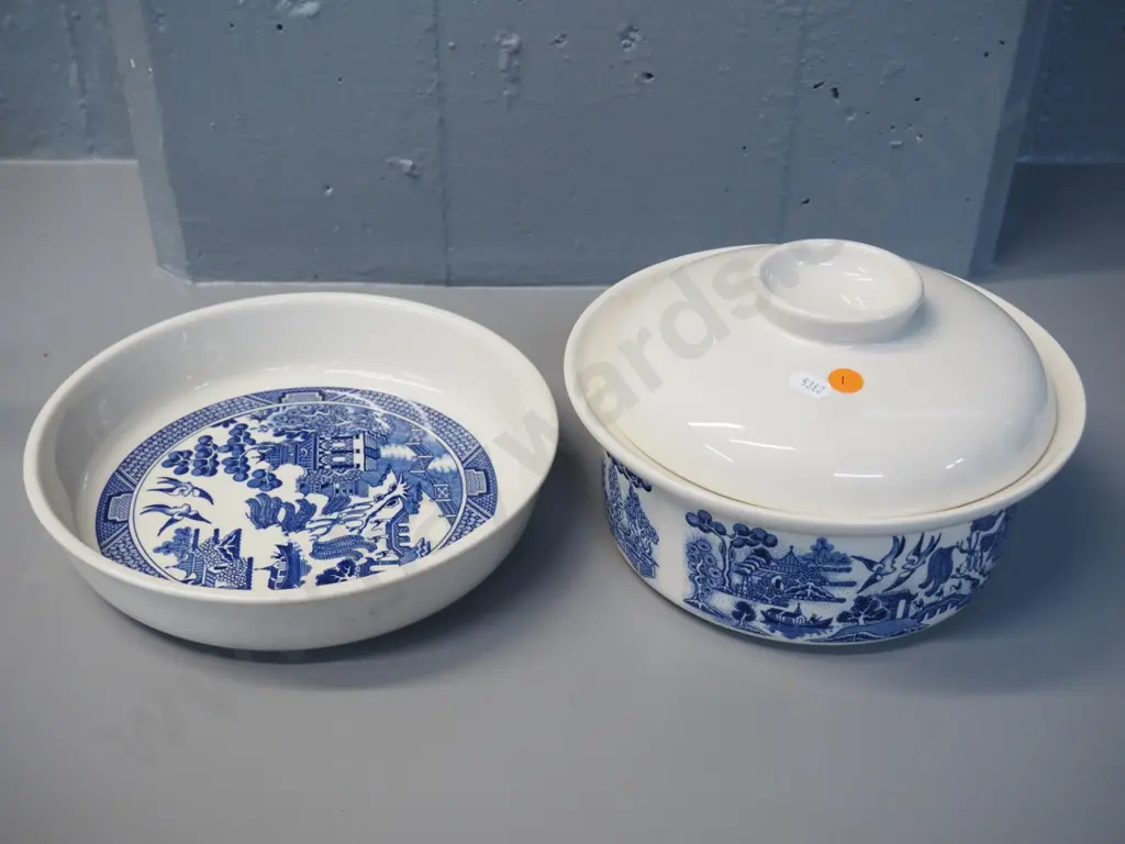 2 pieces Crown Lynn Blue Willow ovenware - casserole and flan dish D-240 Image 1++
